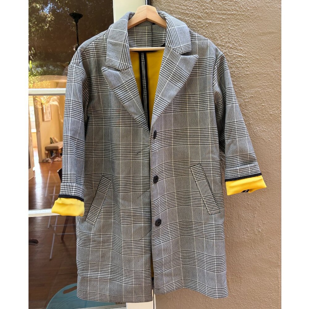 Stylish Topshop houndstooth plaid coat with yellow neoprene-like lining
